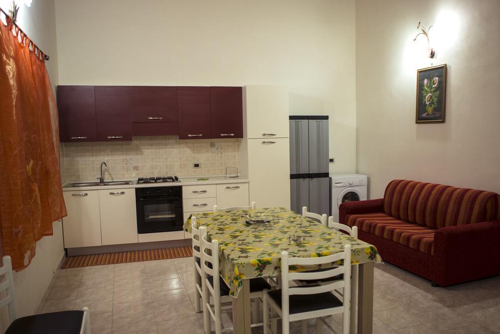 Casa Vacanze Calafarina باكينو الغرفة الصورة