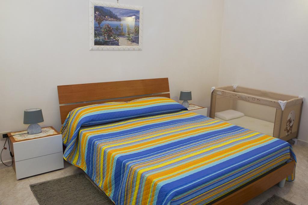 Casa Vacanze Calafarina باكينو الغرفة الصورة