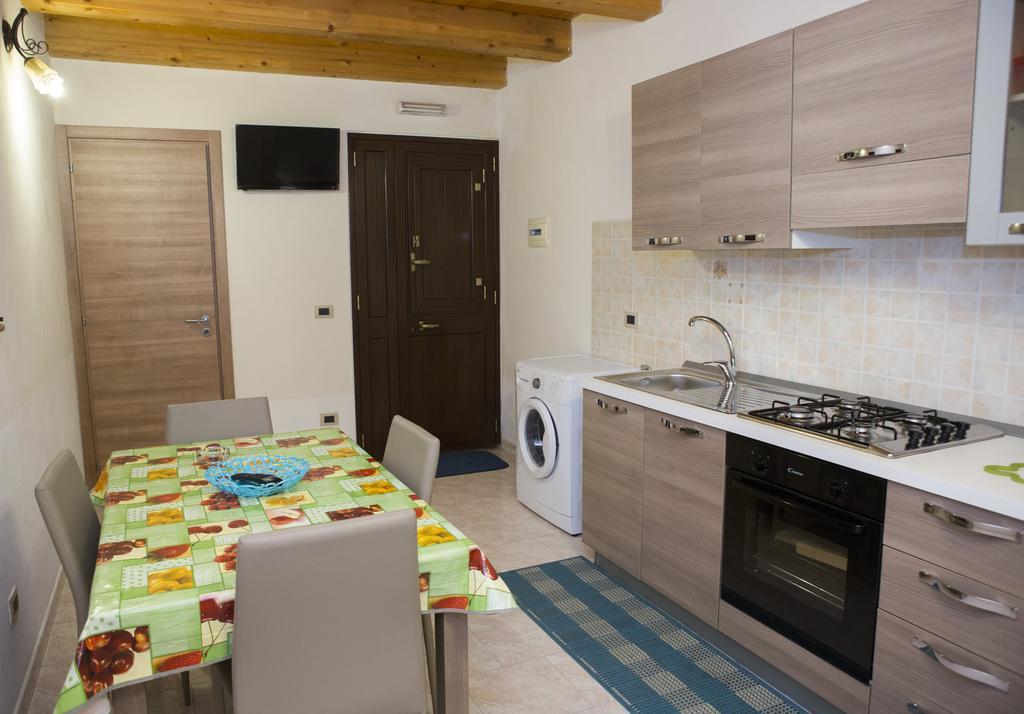 Casa Vacanze Calafarina باكينو الغرفة الصورة