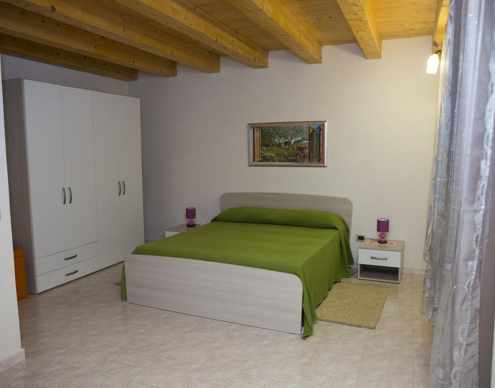 Casa Vacanze Calafarina باكينو الغرفة الصورة